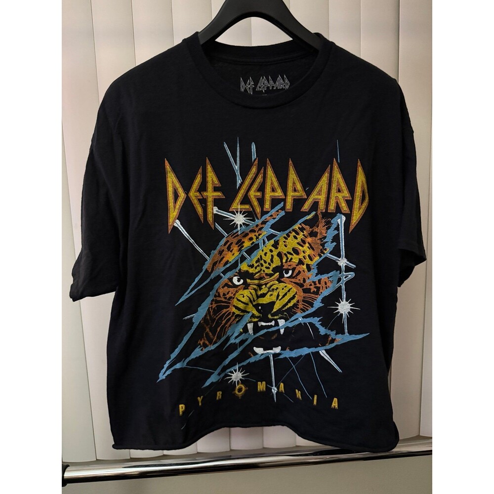 Men’s Def Leppard Pyromania Rock Till You Drop Tour Cropped T-Shirt Size X-large